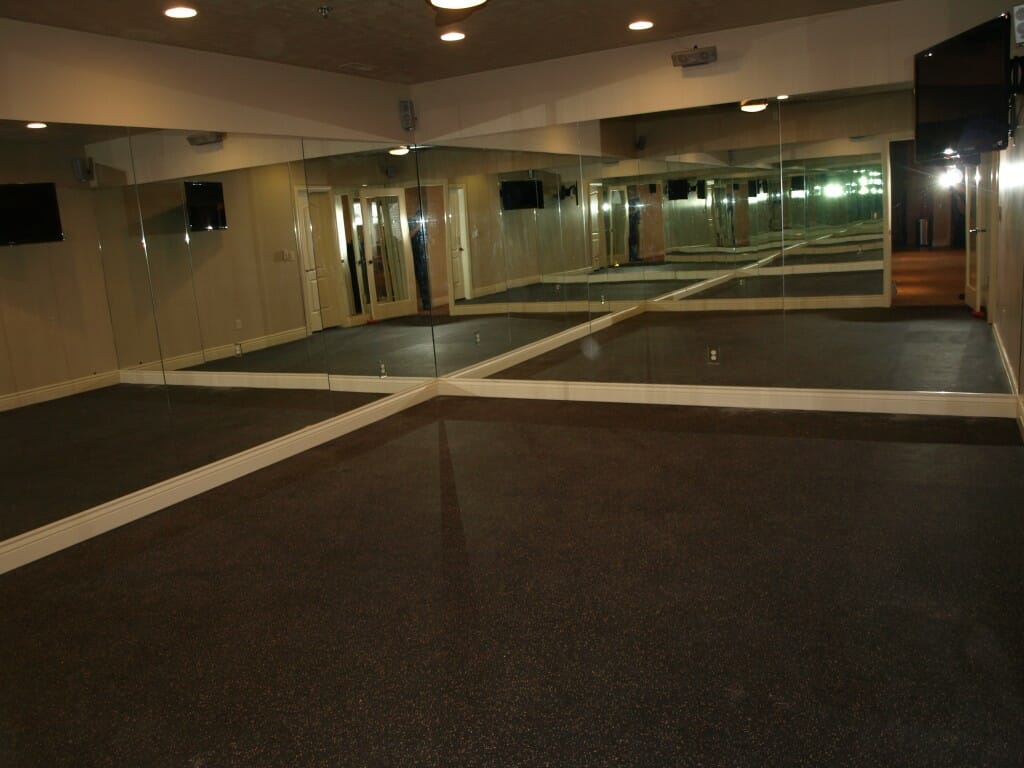 frameless mirror room 